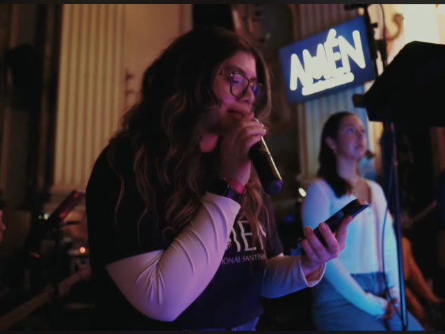 Imagen del video del concierto AMEN