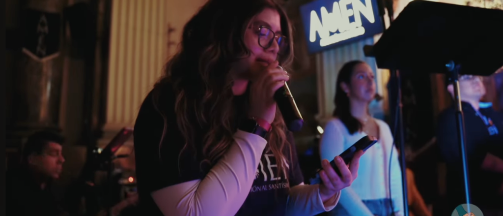 Imagen del video del concierto AMEN